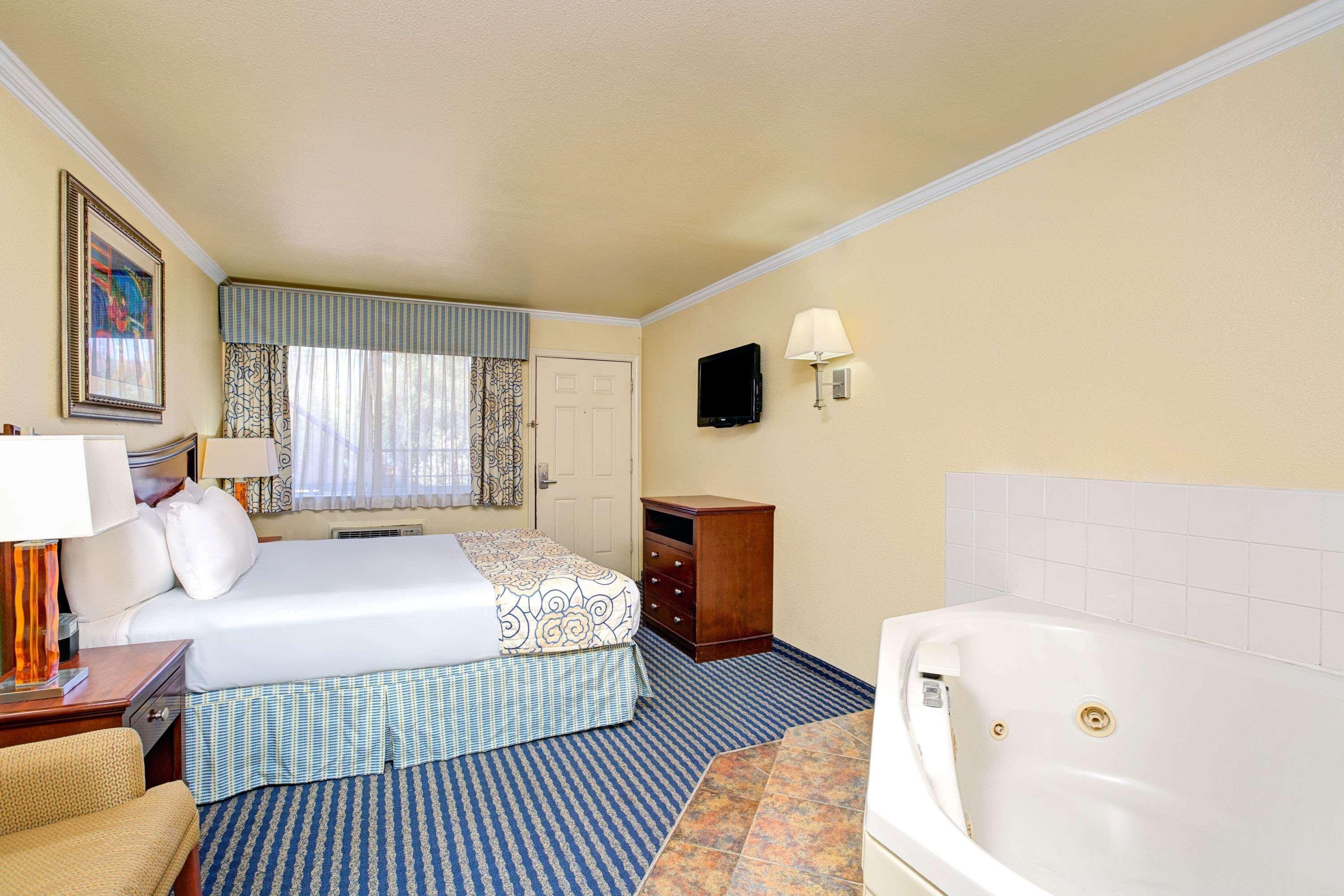 Super 8 By Wyndham Santa Cruz Beach Boardwalk Luaran gambar