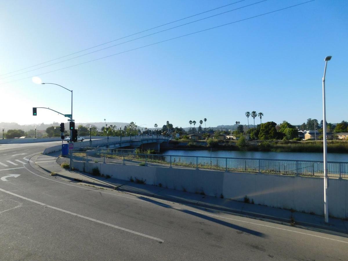 Super 8 By Wyndham Santa Cruz Beach Boardwalk Luaran gambar