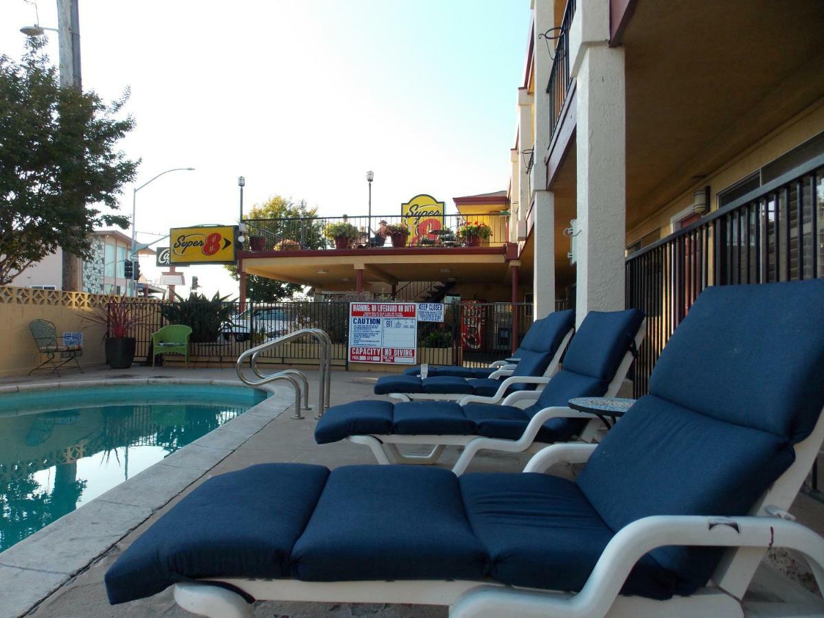 Super 8 By Wyndham Santa Cruz Beach Boardwalk Luaran gambar